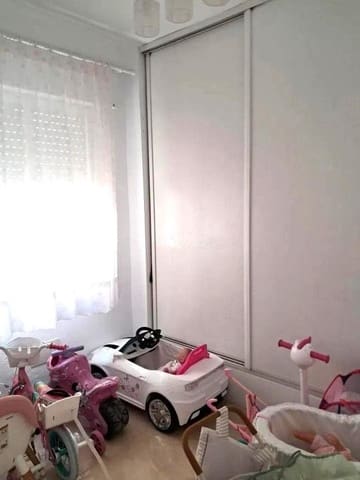 3 bedroom Flat for sale in Martiricos, Málaga city - € 299,000 (Ref: 9506029)