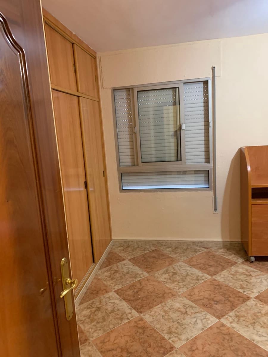 3 bedroom Flat for sale in Malaga city - € 270,000 (Ref: 9506033)