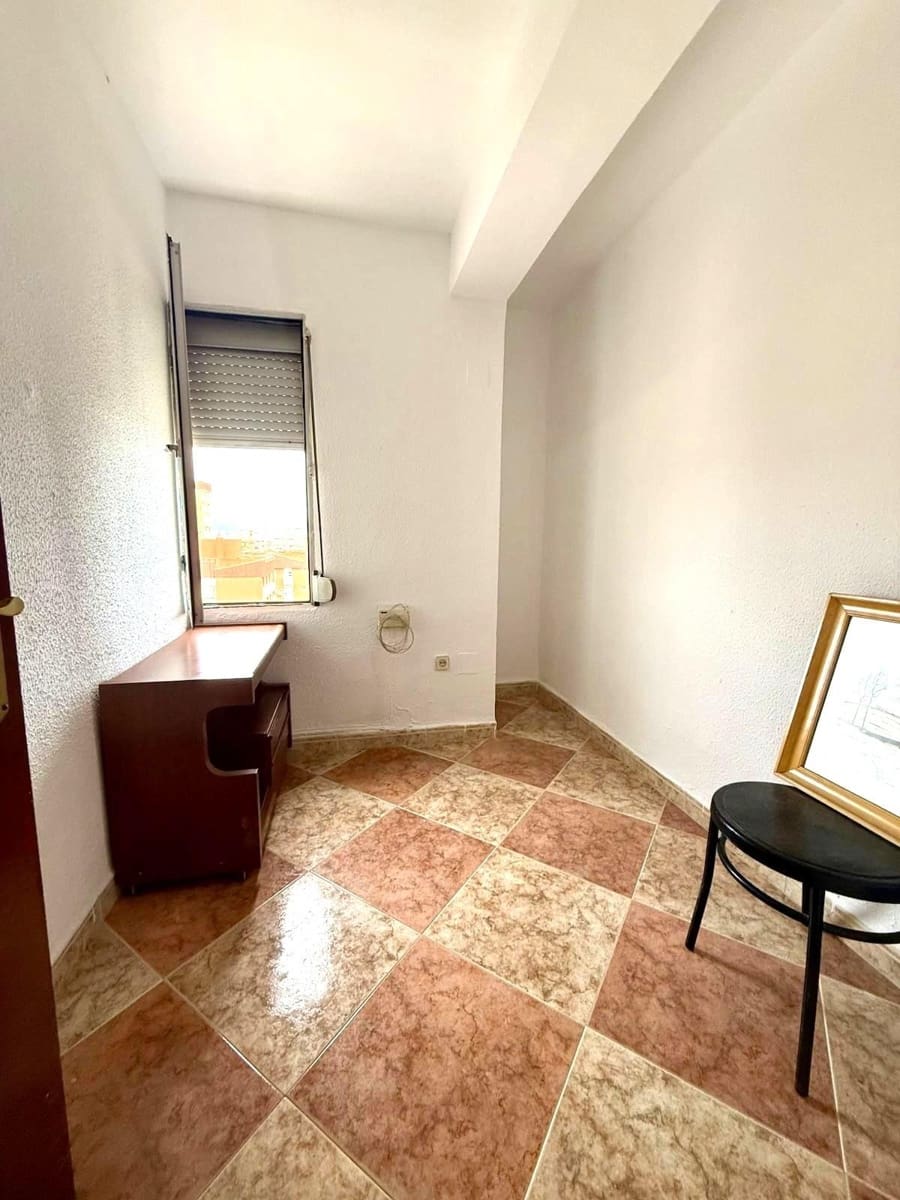Piso de 3 habitaciones en Málaga ciudad en venta - 270.000 € (Ref: 9506033)