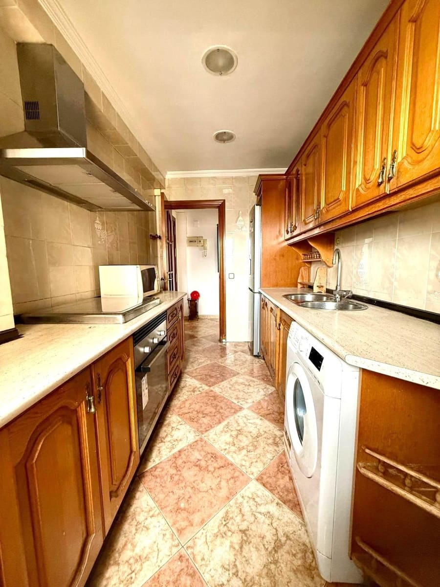 Piso de 3 habitaciones en Málaga ciudad en venta - 270.000 € (Ref: 9506033)