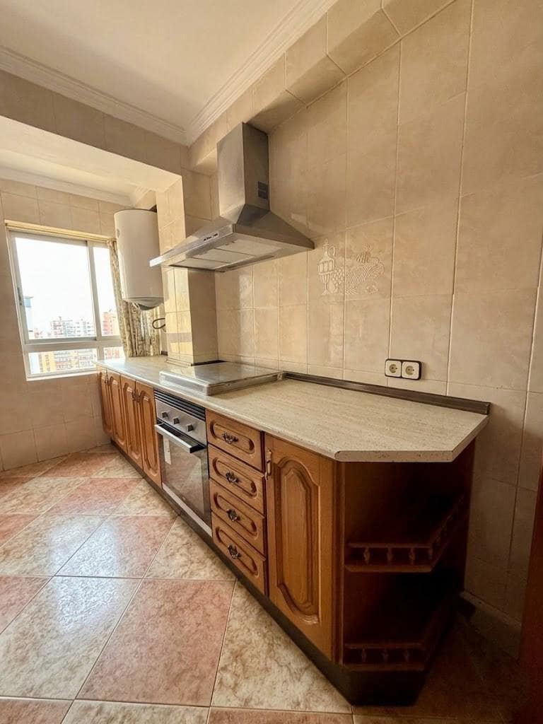 Piso de 3 habitaciones en Málaga ciudad en venta - 270.000 € (Ref: 9506033)