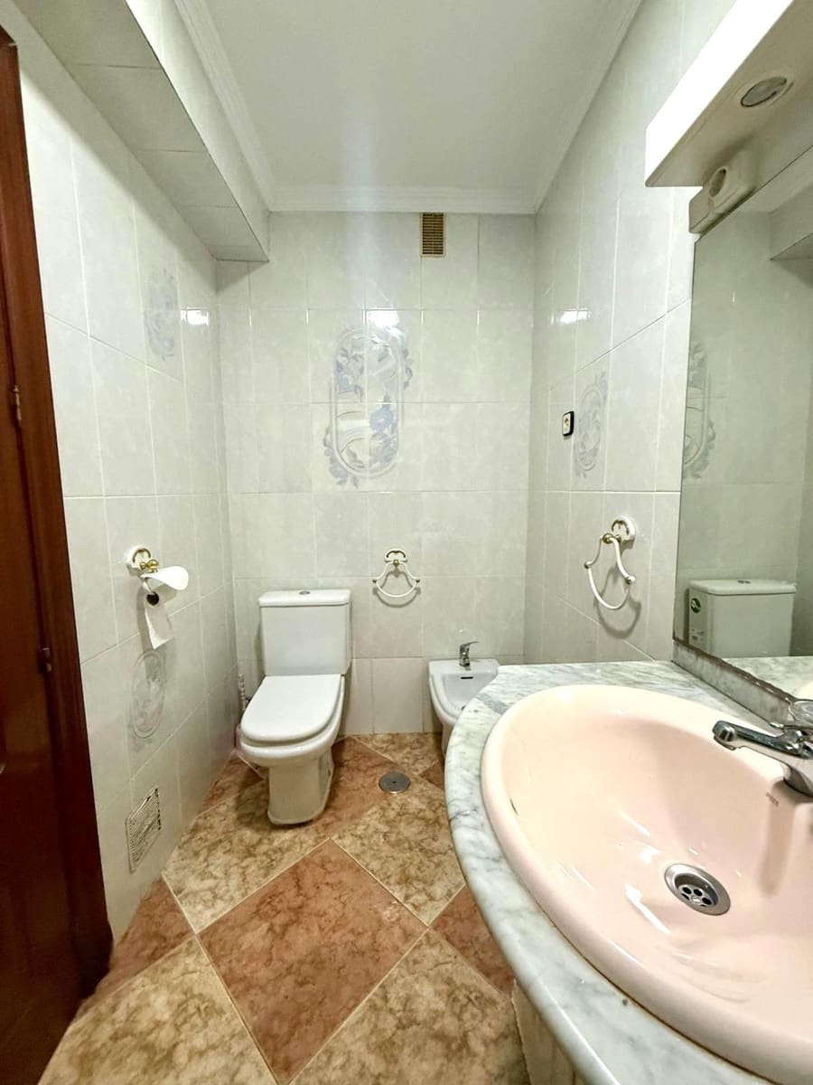 Piso de 3 habitaciones en Málaga ciudad en venta - 270.000 € (Ref: 9506033)