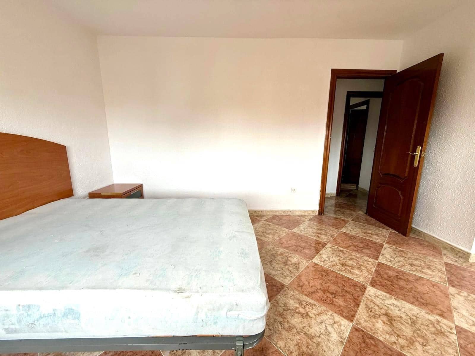 Piso de 3 habitaciones en Málaga ciudad en venta - 270.000 € (Ref: 9506033)
