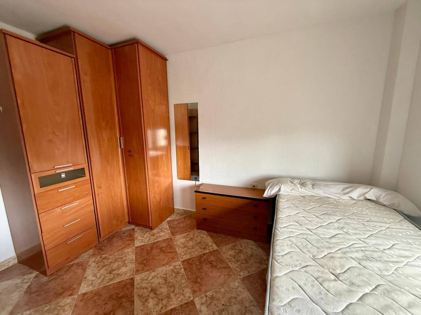 Piso de 3 habitaciones en Málaga ciudad en venta - 270.000 € (Ref: 9506033)