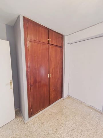 3 soveværelse Lejlighed til salg i Ciudad Jardín, Málaga by - € 209.900 (Ref: 9506044)