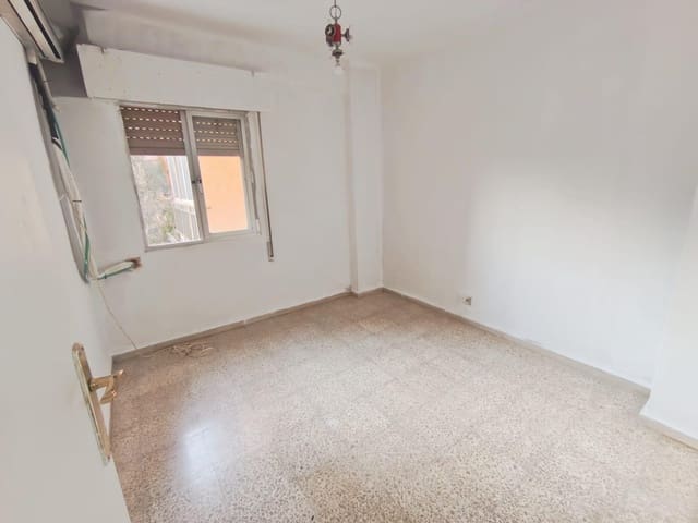 3 soveværelse Lejlighed til salg i Ciudad Jardín, Málaga by - € 209.900 (Ref: 9506044)