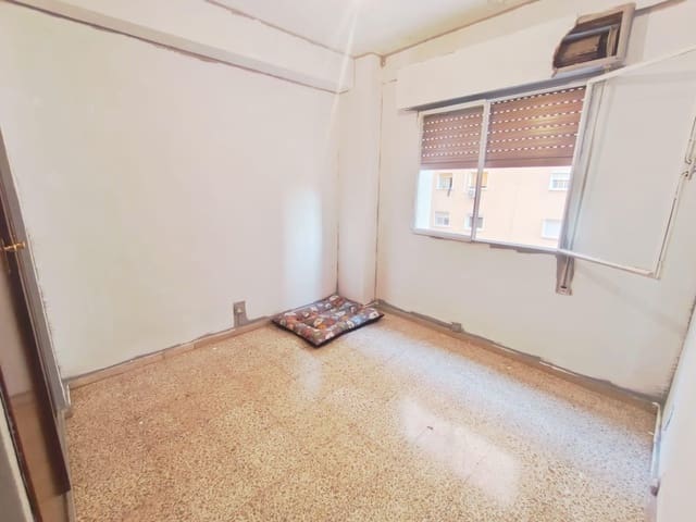 3 soveværelse Lejlighed til salg i Ciudad Jardín, Málaga by - € 209.900 (Ref: 9506044)