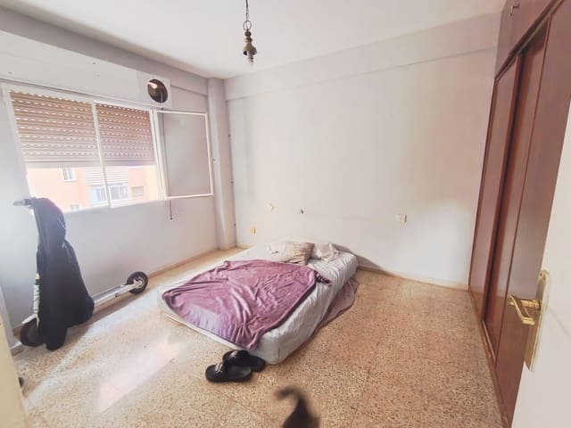 3 makuuhuone Asunto myytävänä paikassa Ciudad Jardín, Málaga kaupunki - 209 900 € (Ref: 9506044)