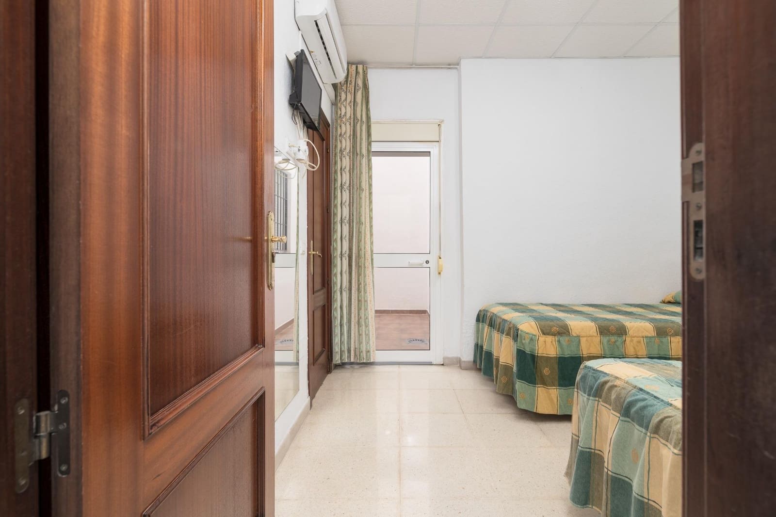 30 slaapkamer Hotel te koop in Torremolinos - € 1.800.000 (Ref: 9506048)