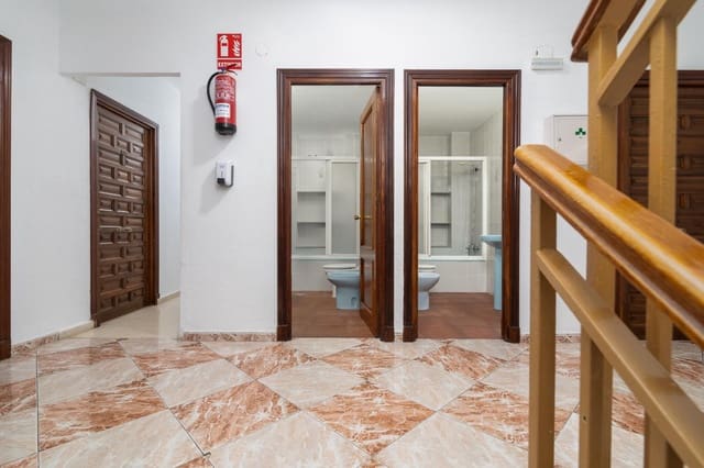 30 slaapkamer Hotel te koop in Torremolinos - € 1.800.000 (Ref: 9506048)