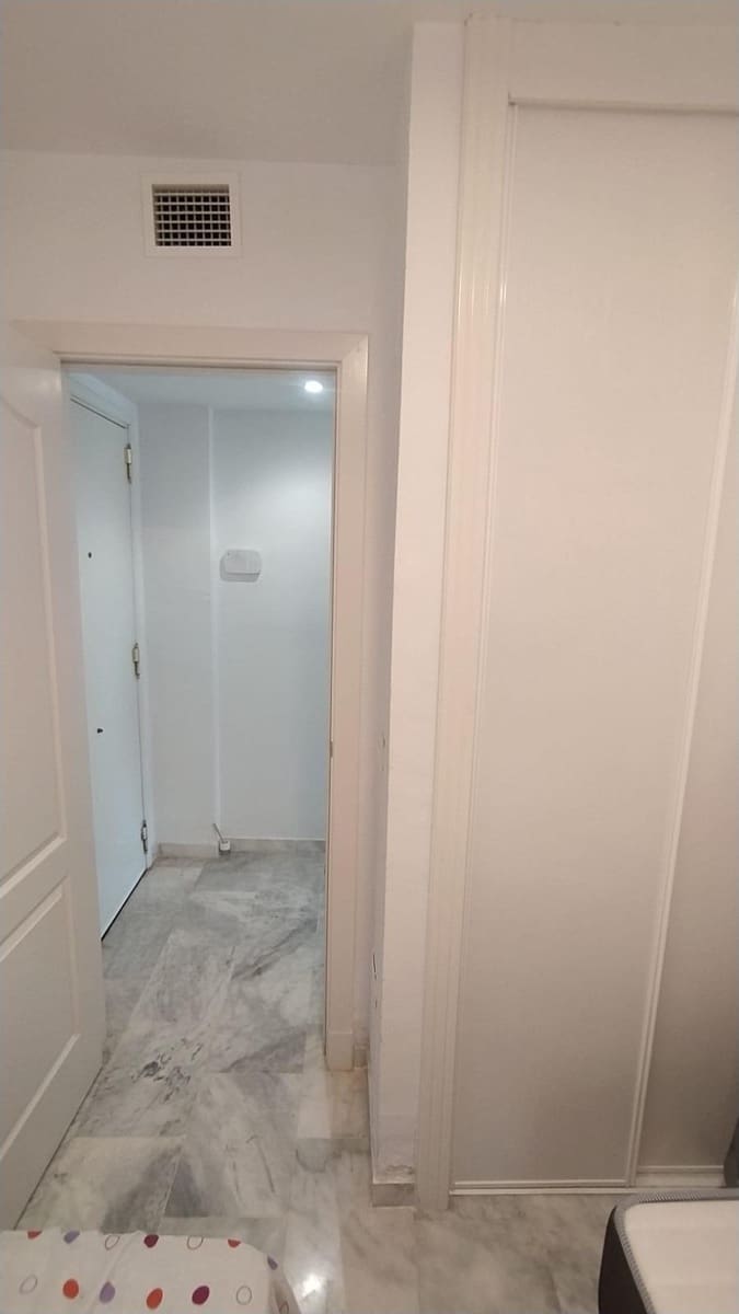 2 soverom Leilighet til salgs i Benalmadena med svømmebasseng garasje - € 315 000 (Ref: 9506049)