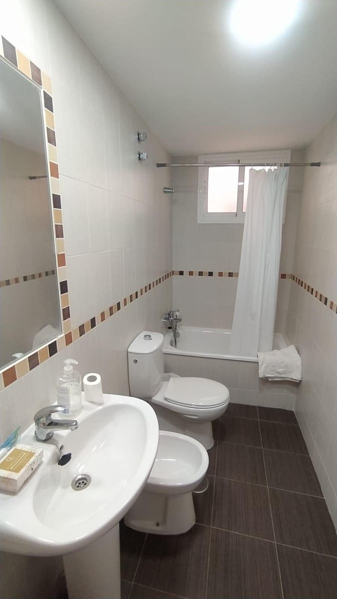 2 soverom Leilighet til salgs i Benalmadena med svømmebasseng garasje - € 315 000 (Ref: 9506049)