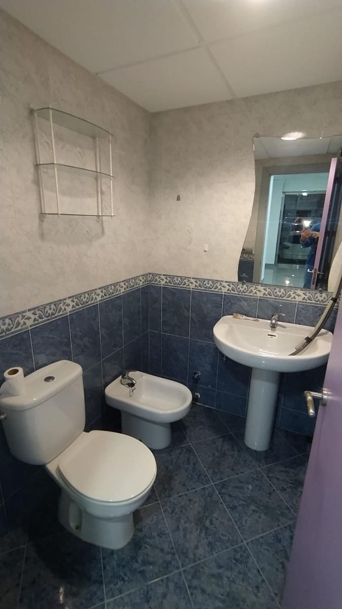 Commercieel te koop in Malaga stad - € 147.000 (Ref: 9506050)