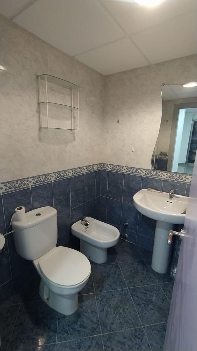 Commercieel te koop in Malaga stad - € 147.000 (Ref: 9506050)