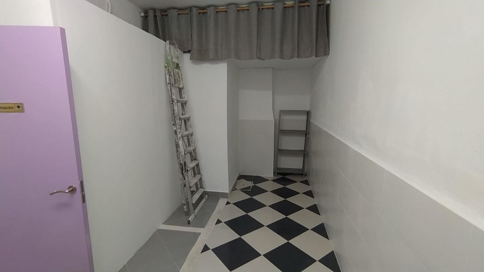 Commercieel te koop in Malaga stad - € 147.000 (Ref: 9506050)