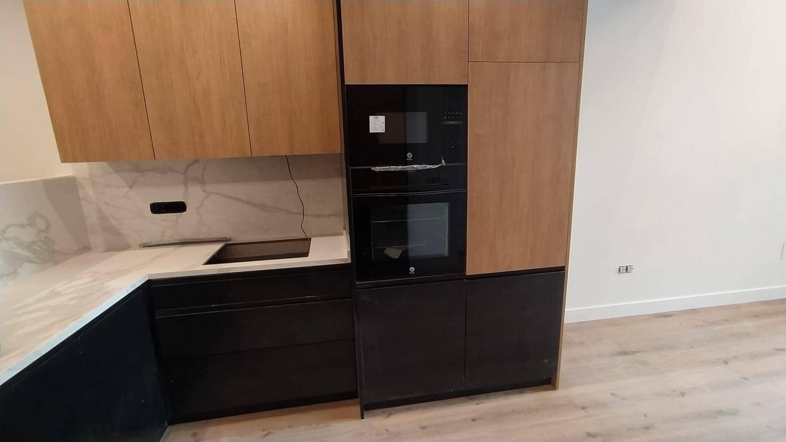 Hotel for sale in Malaga city - € 3,000,000 (Ref: 9506058)