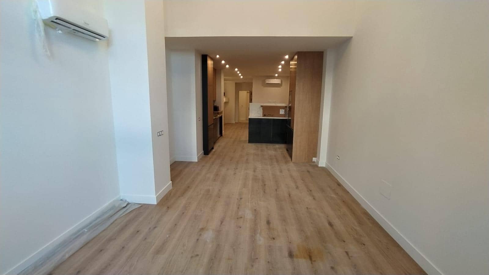 Hotel for sale in Malaga city - € 3,000,000 (Ref: 9506058)