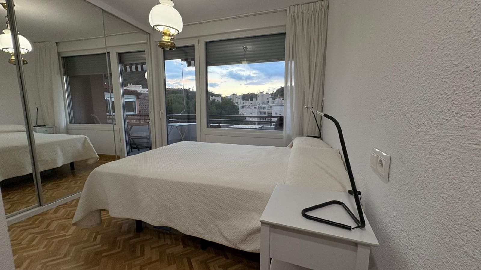 4 sovrum Lägenhet att hyra i Malaga stad med pool - 1 800 € (Ref: 9506061)