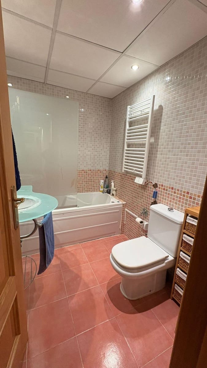 4 sovrum Lägenhet att hyra i Malaga stad med pool - 1 800 € (Ref: 9506061)