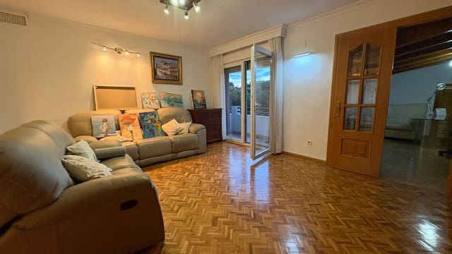 4 sovrum Lägenhet att hyra i El Limonar, Málaga stad med pool - 1 800 € (Ref: 9506061)