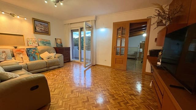 4 sovrum Lägenhet att hyra i El Limonar, Málaga stad med pool - 1 800 € (Ref: 9506061)