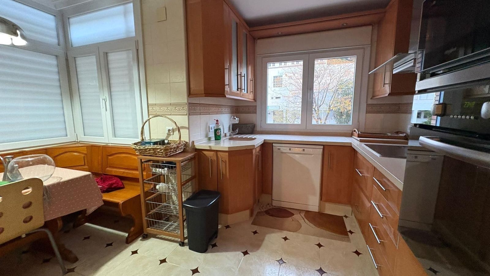 4 sovrum Lägenhet att hyra i Malaga stad med pool - 1 800 € (Ref: 9506061)