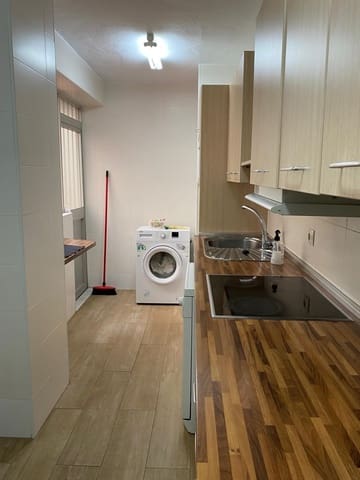 3 sypialnia Mieszkanie do wynajęcia w Miasto Málaga - 1 200 € (Ref: 9506064)