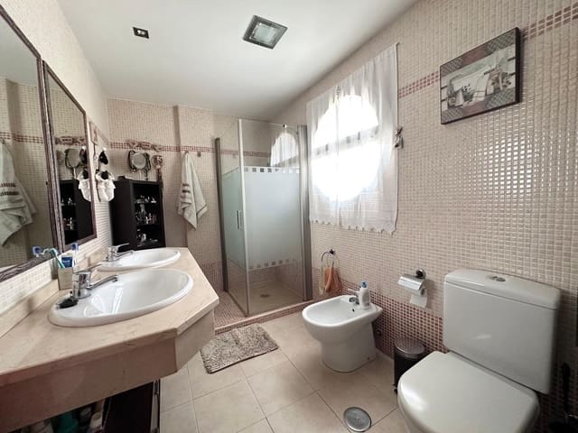 3 quarto Moradia em Banda para venda em Cruz de Humilladero, Málaga cidade com piscina garagem - 495 000 € (Ref: 9506073)