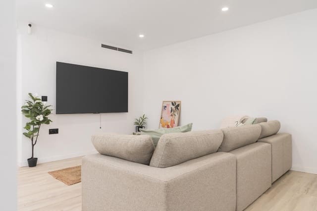 Piso de 3 habitaciones en La Cala del Moral, Rincón de la Victoria en venta con garaje - 390.000 € (Ref: 9506091)