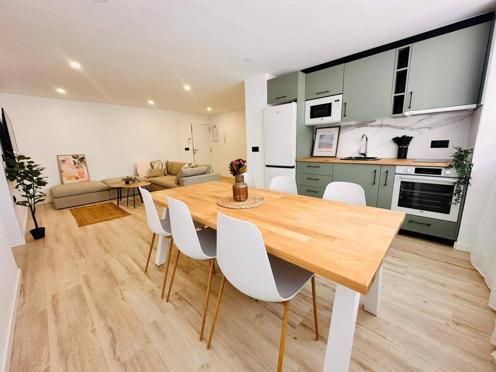 3 bedroom Flat for sale in La Cala del Moral with garage - € 369,000 (Ref: 9506091)