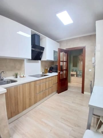 Piso de 4 habitaciones en Málaga ciudad en venta - 350.000 € (Ref: 9506094)