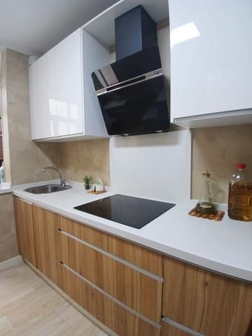 Piso de 4 habitaciones en Málaga ciudad en venta - 350.000 € (Ref: 9506094)