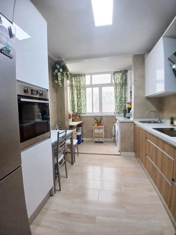 Piso de 4 habitaciones en Málaga ciudad en venta - 350.000 € (Ref: 9506094)