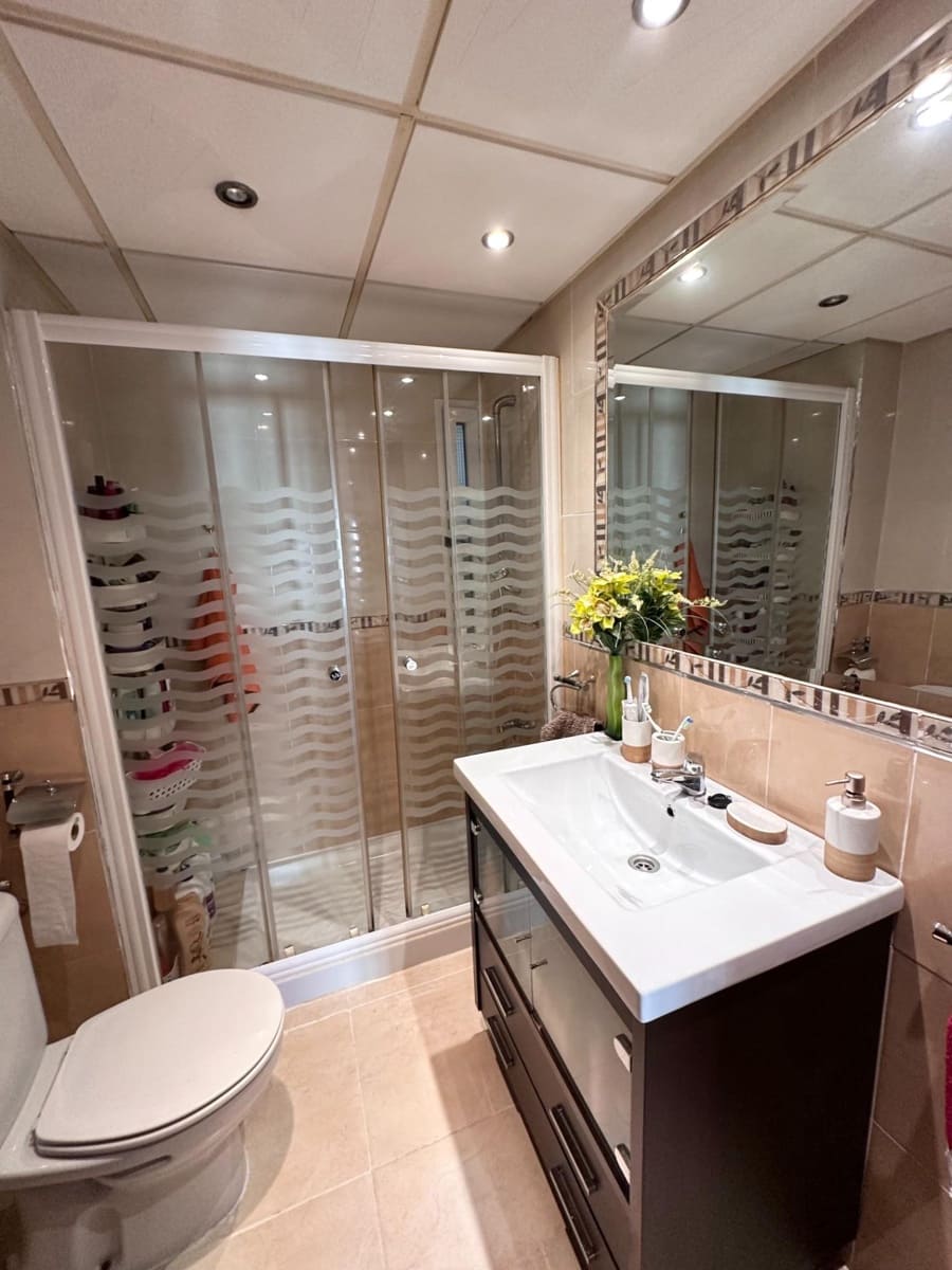 Piso de 4 habitaciones en Málaga ciudad en venta - 350.000 € (Ref: 9506094)