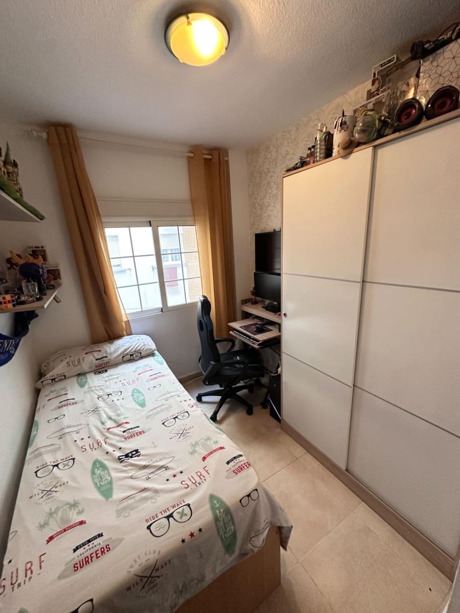 Piso de 4 habitaciones en Málaga ciudad en venta - 350.000 € (Ref: 9506094)