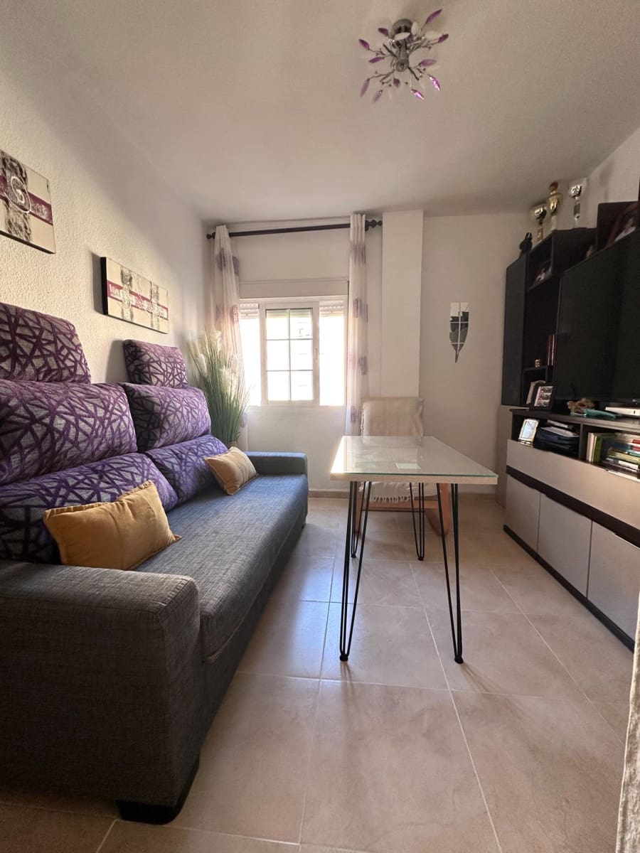 Piso de 4 habitaciones en Málaga ciudad en venta - 350.000 € (Ref: 9506094)
