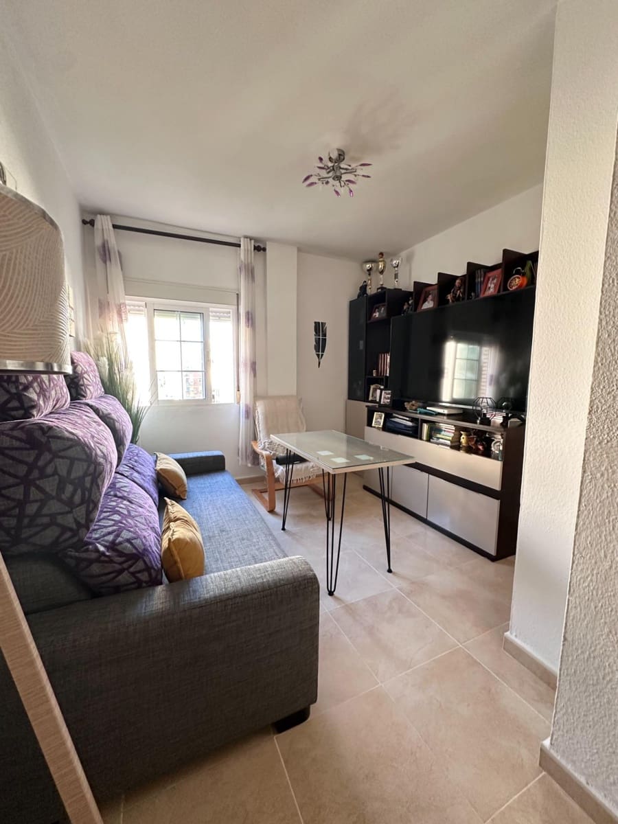Piso de 4 habitaciones en Málaga ciudad en venta - 350.000 € (Ref: 9506094)