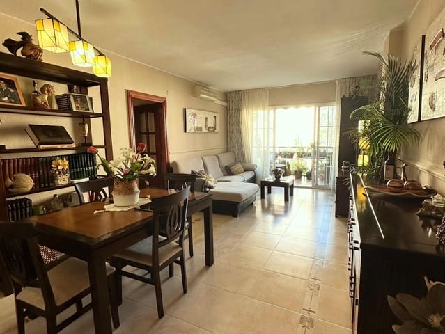 Piso de 4 habitaciones en Málaga ciudad en venta - 350.000 € (Ref: 9506094)