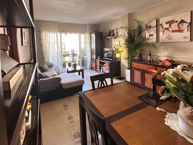 Piso de 4 habitaciones en Málaga ciudad en venta - 350.000 € (Ref: 9506094)