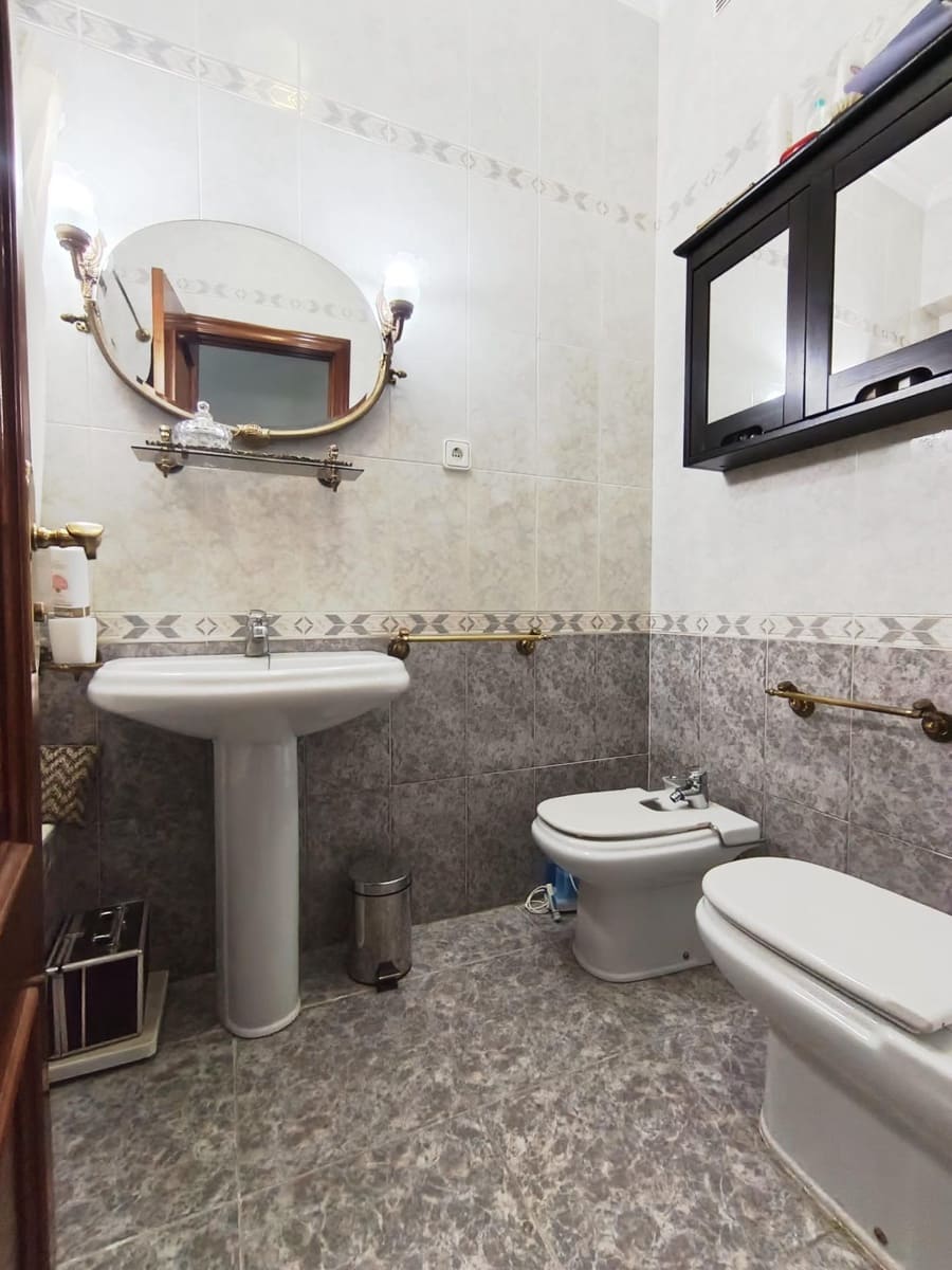 4 sypialnia Mieszkanie na sprzedaż w Miasto Malaga - 340 000 € (Ref: 9506105)