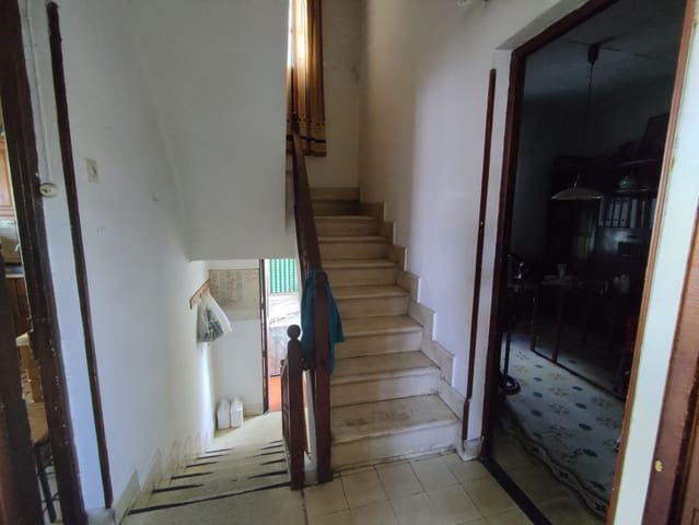 6 soverom Villa til salgs i Ciudad Jardín, Málaga by - € 600 000 (Ref: 9506108)