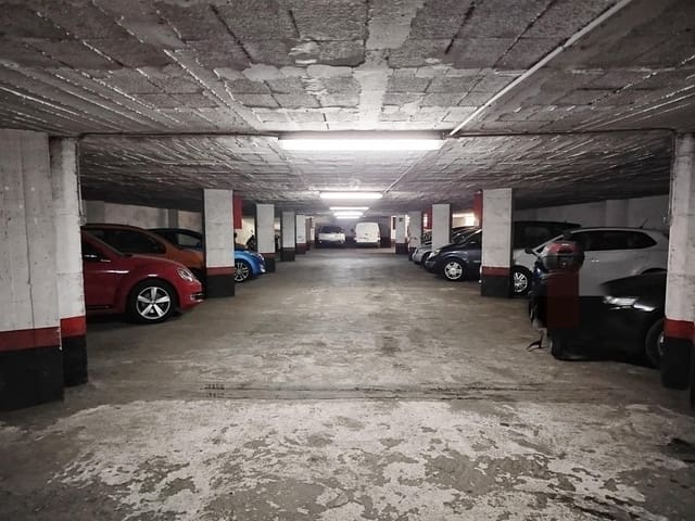 Garaje en Málaga ciudad en alquiler - 120 € (Ref: 9506109)