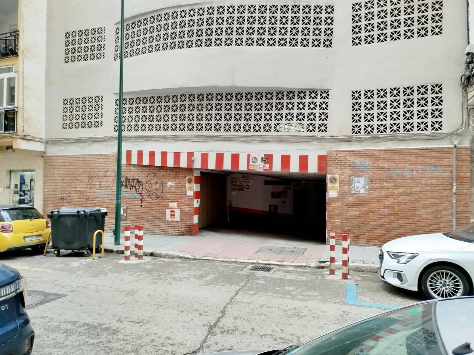 Garaje en Málaga ciudad en alquiler - 120 € (Ref: 9506109)