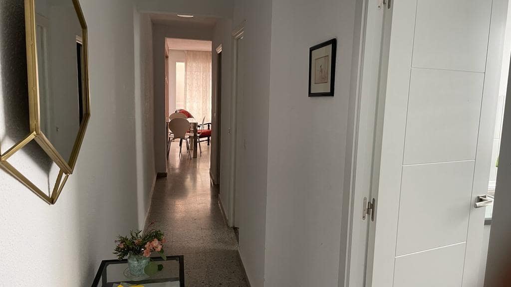 3 soveværelse Lejlighed til leje i Malaga by - € 1.350 (Ref: 9506114)