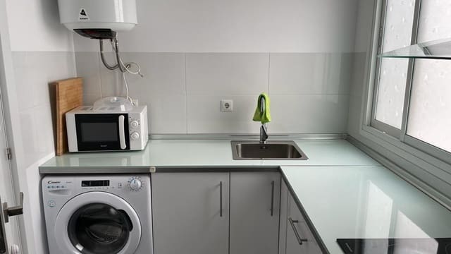 3 soveværelse Lejlighed til leje i Perchel Norte, Málaga by - € 1.350 (Ref: 9506114)