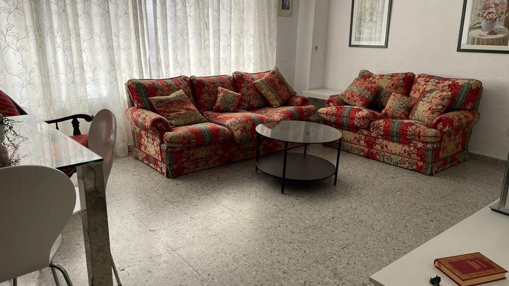 3 soveværelse Lejlighed til leje i Malaga by - € 1.350 (Ref: 9506114)