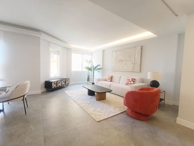Piso de 4 habitaciones en Centro Historico, Málaga ciudad en venta - 999.000 € (Ref: 9506115)