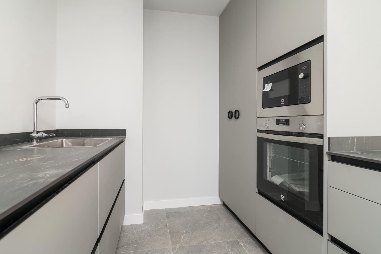 Piso de 4 habitaciones en Málaga ciudad en venta - 999.000 € (Ref: 9506115)