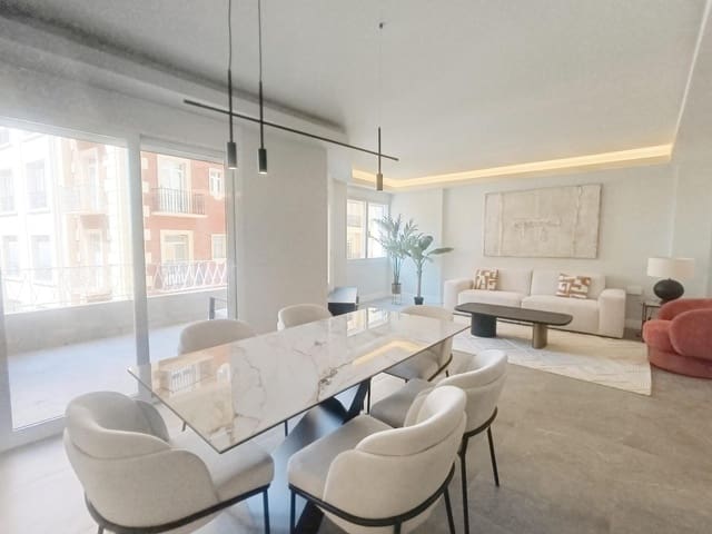 Piso de 4 habitaciones en Centro Historico, Málaga ciudad en venta - 999.000 € (Ref: 9506115)