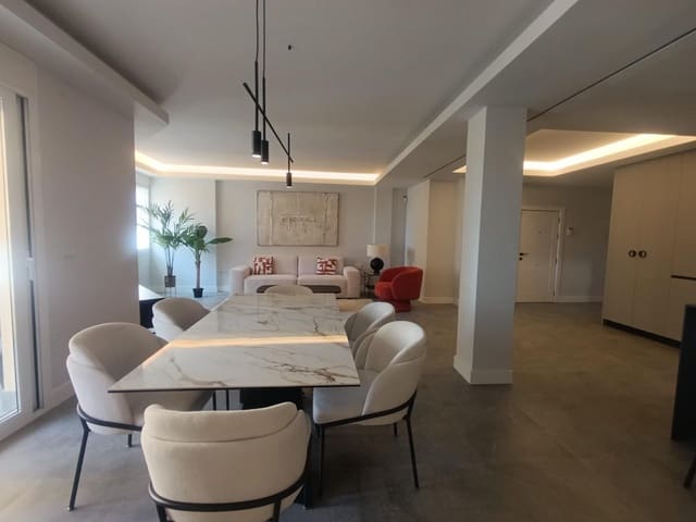 Piso de 4 habitaciones en Centro Historico, Málaga ciudad en venta - 999.000 € (Ref: 9506115)